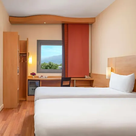 Ibis Hotel 3*