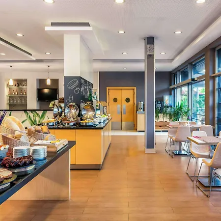 Ibis Hotell