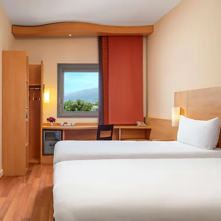Ibis Hotell 3*