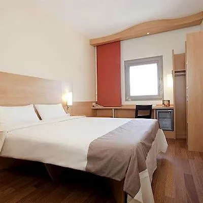 Otel Ibis 3*