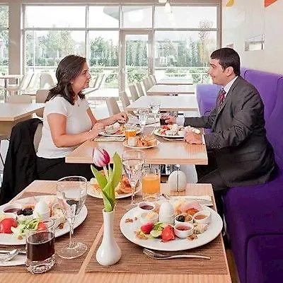 Ibis Otel 3*